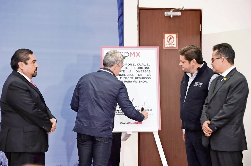 El jefe de Gobierno Miguel Ángel Mancera detalló que los recursos para la reconstrucción provienen del FAIS y el programa de Mejoramiento Barrial (CDMX)