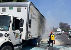 Se incendia camión en autopista México–Cuernavaca; no se reportan lesionados