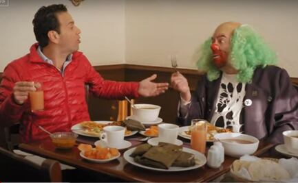 Entre pellizcadas y albures, Brozo y Loret desayunan y hablan de la polémica con AMLO