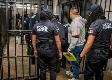 Decomisan altares a la Santa Muerte, drogas, navajas y equipo tecnológico en 2 penales de Pachuca