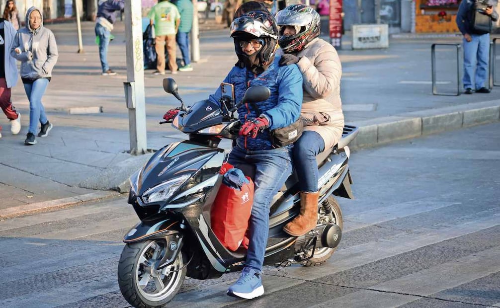 Conductores indican que este empleo les permite alternar con otros trabajos y tener mayores ganancias. Foto: Luis Camacho / EL UNIVERSAL