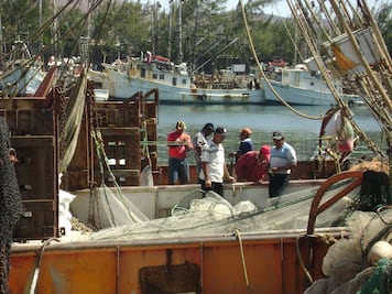 Pescadores de Oaxaca exigen más recursos