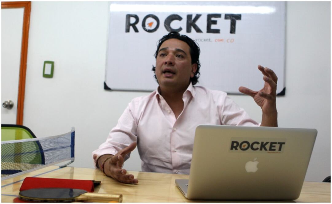 La idea para formar la empresa surgió cuando el emprendedor trabajaba como regulador financiero, entonces descubrió la necesidad de ampliar la educación  financiera en América Latina.