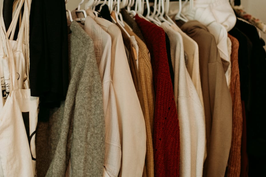 Vende tu ropa en plataformas seguras o sitios en línea verificados. Foto: Unsplash