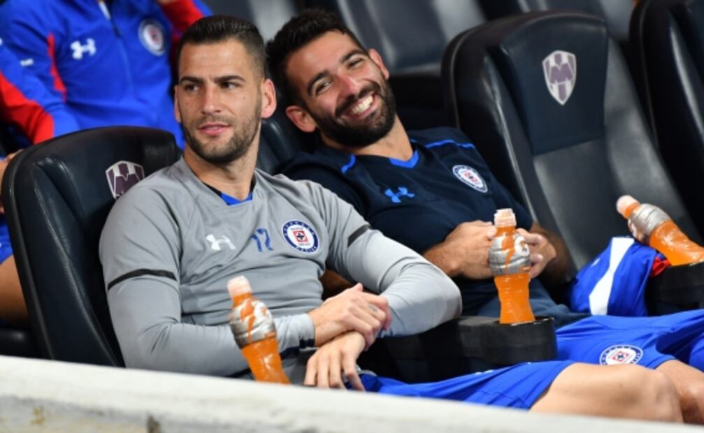 Paco Jémez quiere rescatar a Edgar Méndez; Cauteruccio entrena en Uruguay