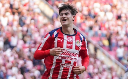 'Hormiga' González fue nombrado por la Liga MX como el MVP del Apertura 2025 y Chivas lo celebra