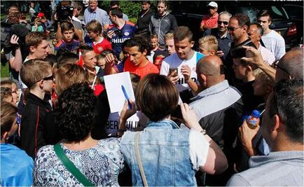 PSV recibe a Guardado con homenaje 