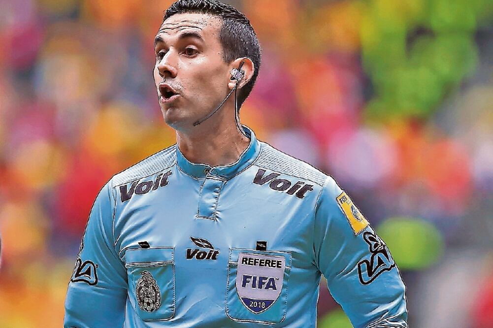 El silbante mexicano que pitará en la Copa del Mundo carece de la experiencia necesaria, consideran (AGUSTÍN CUEVAS. IMAGO7)