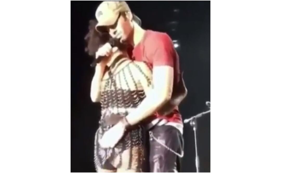 A Enrique Iglesias no le importó estar frente a 30 mil personas. Foto: Especial