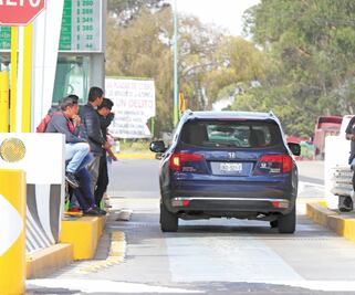 Pese a Covid, grupos toman casetas de manera ilícita