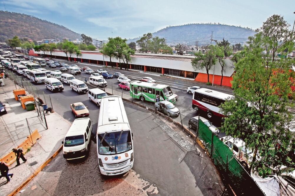 Alta demanda. Diariamente utilizan el paradero de Indios Verdes 1.6 millones de pasajeros de la CDMX y Edomex. (ARCHIVO EL UNIVERSAL)