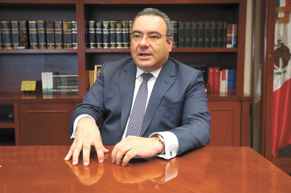 Carlos Romero aseguró que combatir la evasión fiscal requiere fuerza jurídica. Foto: ARCHIVO EL UNIVERSAL