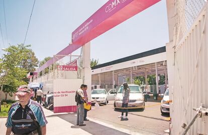 Cierran verificentros en la CDMX por Natalicio de Benito Juárez: Sedema