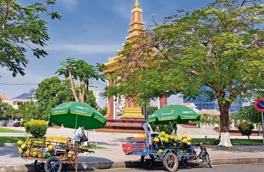 La capital de Camboya, Phnom Penh. El desempleo está en 0.5% en el país, aunque 47% de los trabajadores está clasificado como autónomo. Foto: Inder Bugarin