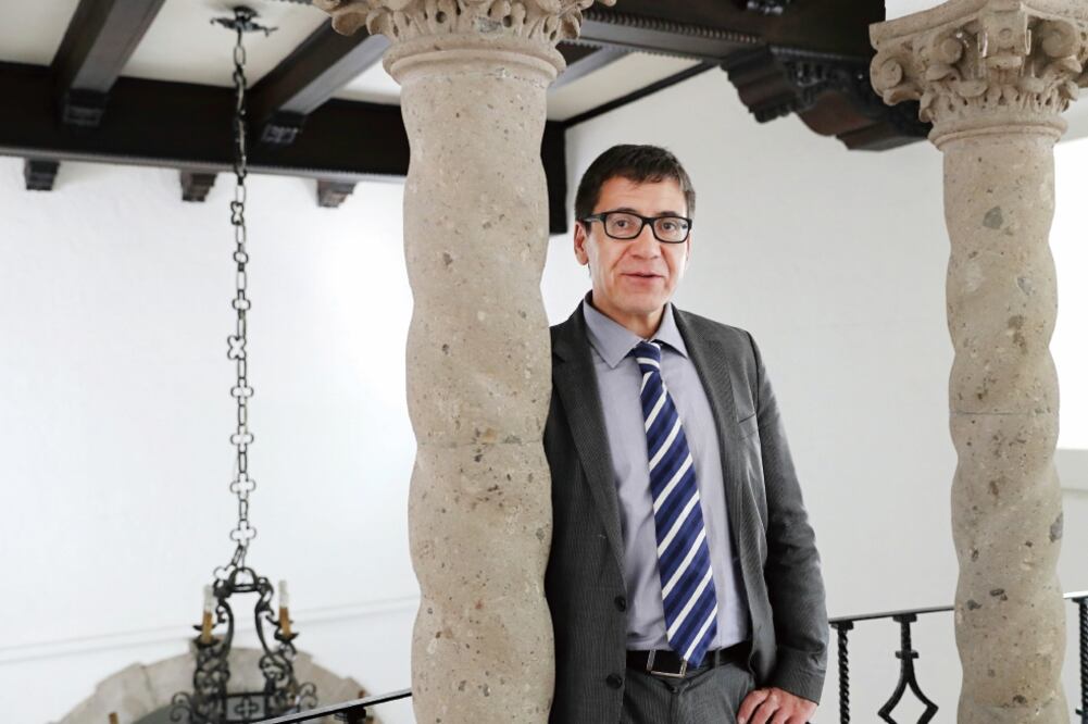 El autor afirma que su libro es provocador, como todo juego de lenguaje. (LUCÍA GODÍNEZ. EL UNIVERSAL)