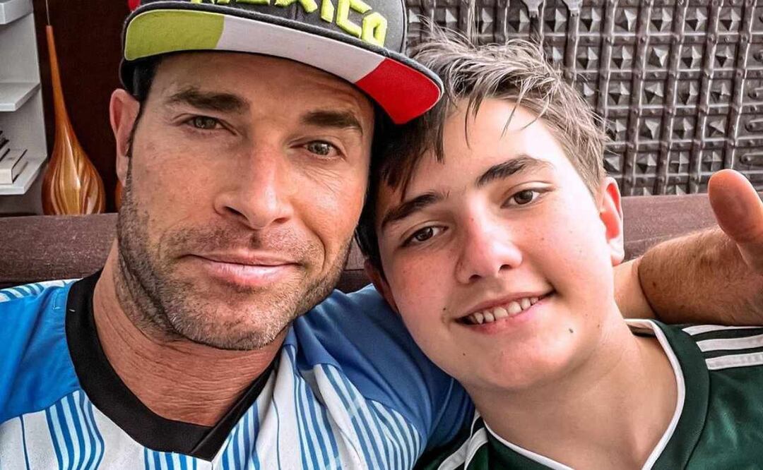 Sebastián Rulli y su hijo Santiago. Foto: Instagram @sebastianrulli