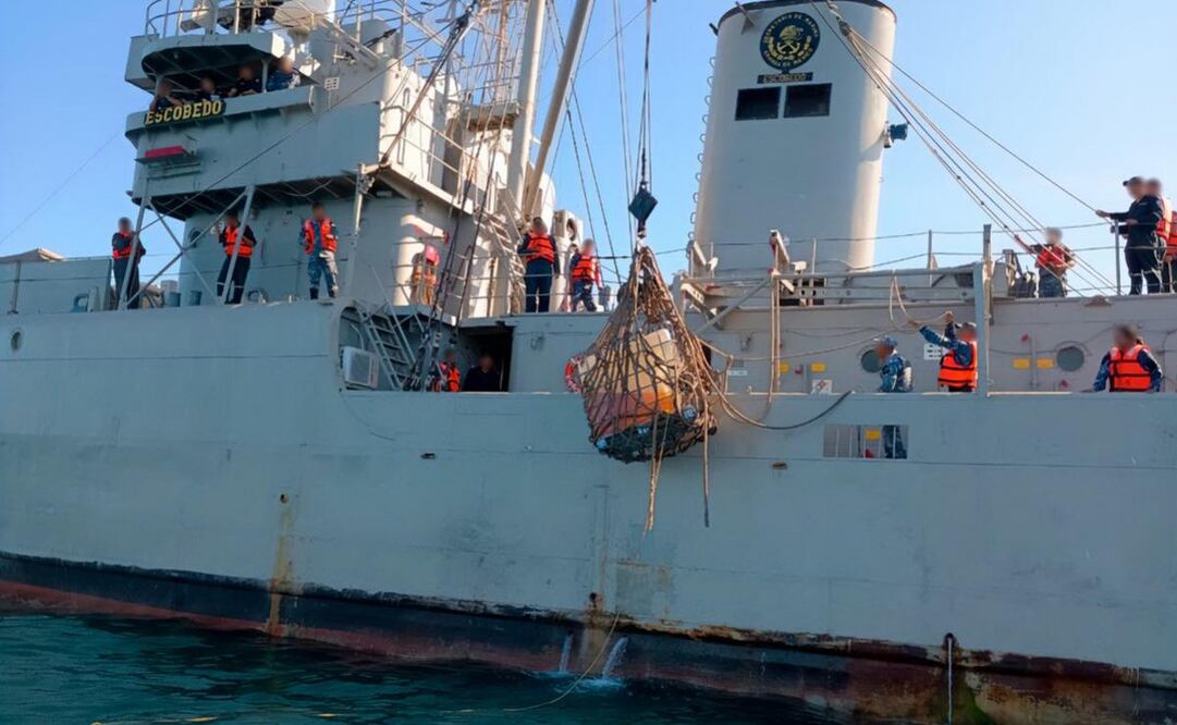 Recuperan 2 contenedores con mil litros de hidrocarburo en Bahía Magdalena de BCS. Foto: Profepa