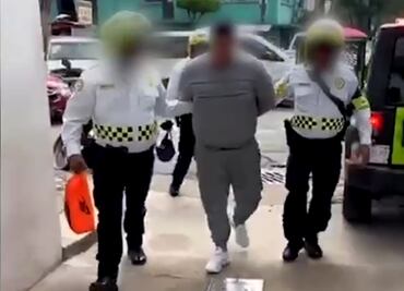 Detienen a motociclista en la GAM por no traer casco; le encuentran droga y un millón de pesos