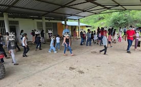 Por violencia, niños de la Sierra de Guerrero no pueden iniciar ciclo escolar; piden a gobernadora garantizarles derecho a la educación