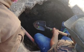 "Las fosas siguen hablando y nosotros no vamos a callar"; Guerreros Buscadores hallan cuerpo de joven en cochera de una casa