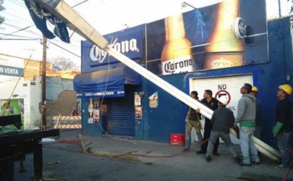 Emiten alerta por vientos fuertes en SLP; van 10 árboles caídos