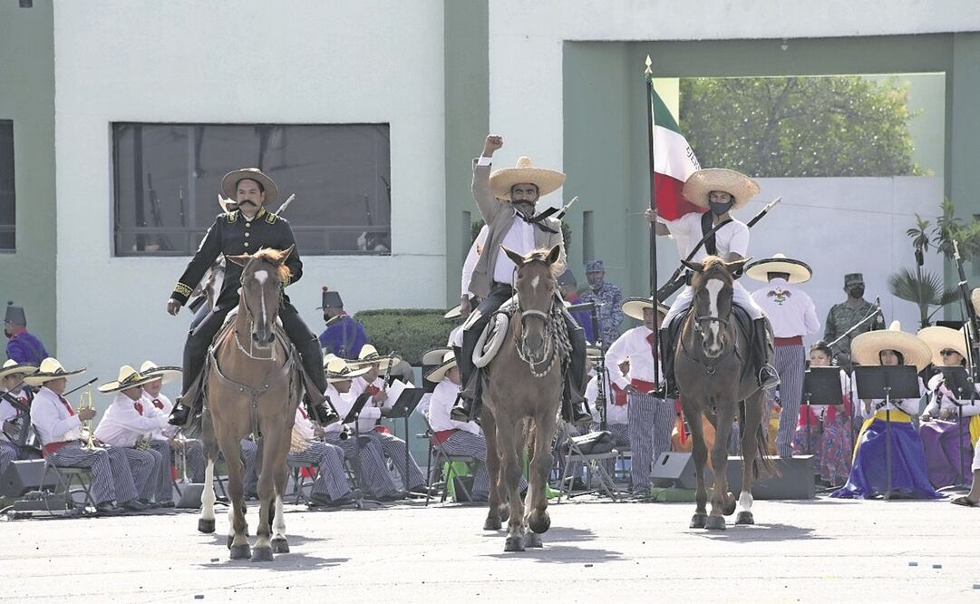 Ensayos del desfile por la Revolución en el Campo Marte. Foto: Especial
