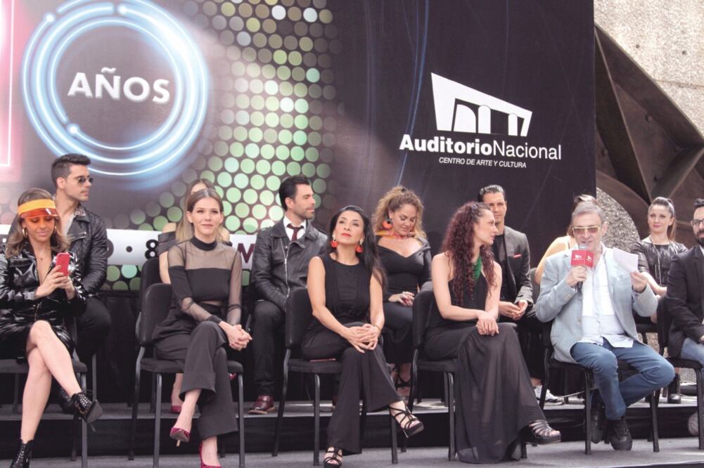 Elenco y equipo de la obra se dijeron emocionados por la oportunidad de pisar el Coloso. (CARLOS MEJIA. EL UNIVERSAL)