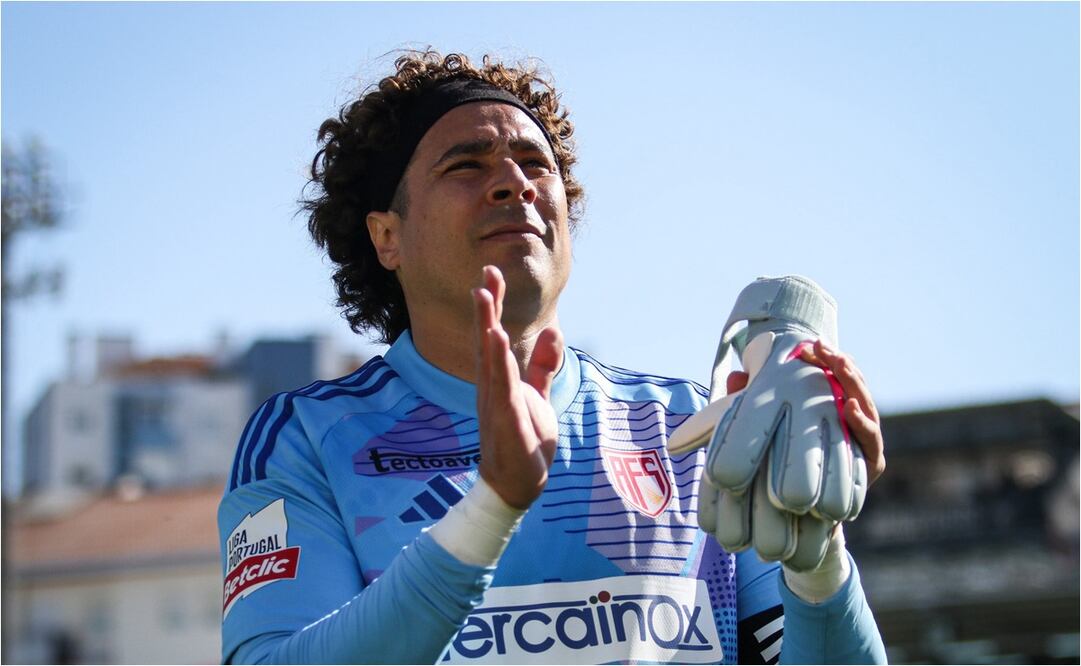 FOTO: Guillermo Ochoa con el AVS