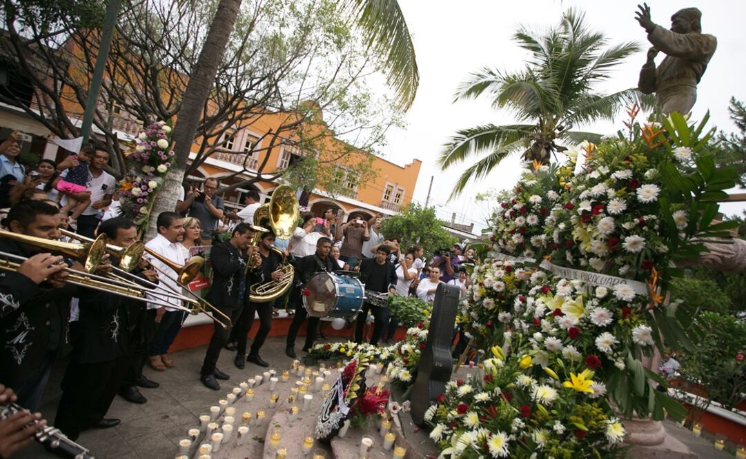 Parácuaro, Michoacán, la tierra que vio nacer a Juan Gabriel con más de 26 mil pobladores, está ubicada a 200 km de Morelia, una región asediada por el crimen organizado.