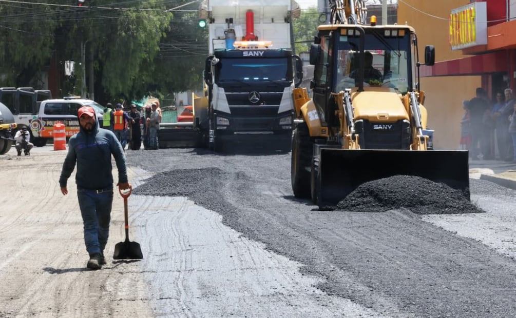 Colonos señalan que hace más de 20 años no se pavimentaba la zona. | Foto: Especial.