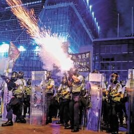Llaman al diálogo por crisis en Hong Kong