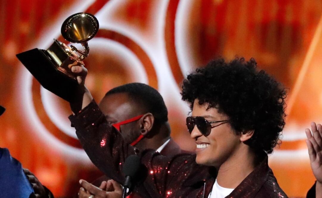 Bruno Mars se llevó el premio de Canción del Año por "That's what I Like", el de Grabación y Álbum del Año por "24K Magic"  FOTO:REUTERS