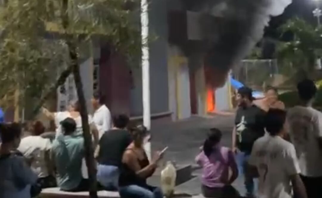 Habitantes inconformes queman palacio municipal de Tuxtilla. Foto: Captura de pantalla