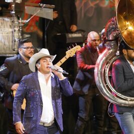 Julión Álvarez conecta con fans