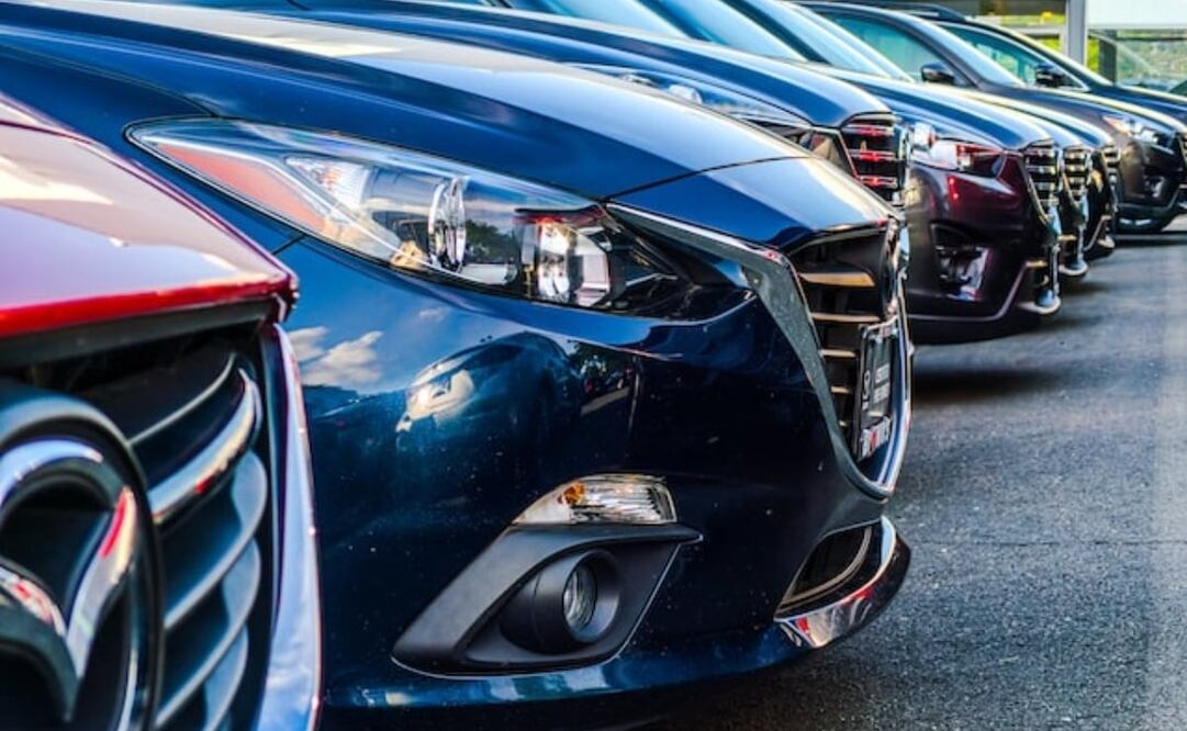 Una búsqueda por internet te dirá mucho de un auto. Imagen: Unsplash