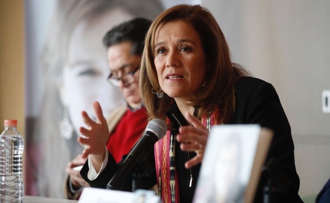 "He puesto en estas páginas reflexiones y anécdotas de mi vida", comentó Zavala. (Foto: Luis Cortés/El Universal)