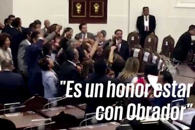 "Es un honor estar con Obrador" grita Morena previo a la instalación del Congreso