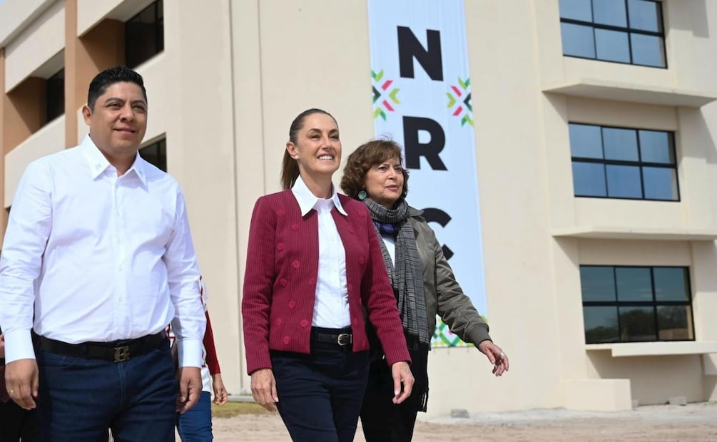 Presidenta Claudia Sheinbaum junto al gobernador Ricardo Gallardo en la Universidad Rosario Castellanos en SLP (07/02/2026). Foto: Presidencia