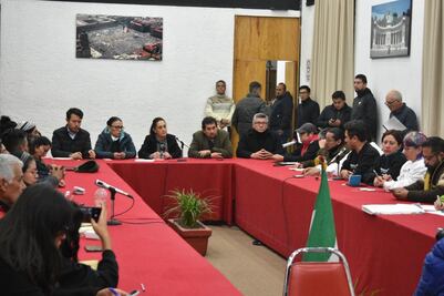 Tras bloqueo, Sheinbaum sostiene encuentro con damnificados del 19-S