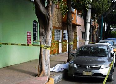 Sujetos abandonan cuerpo de mujer en calles de la colonia Anáhuac