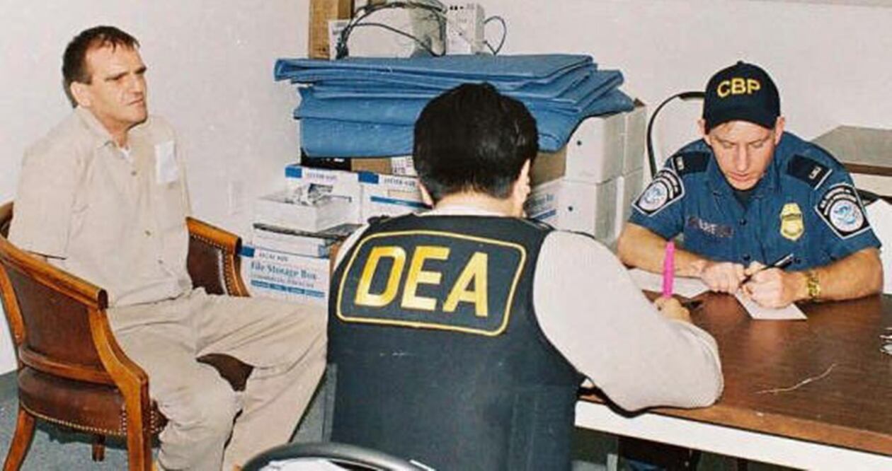 Imagen del 20 de enero de 2007 cuando Héctor “El Güero” Palma (izq) fue extraditado a Estados Unidos (Foto: Archivo / EFE)