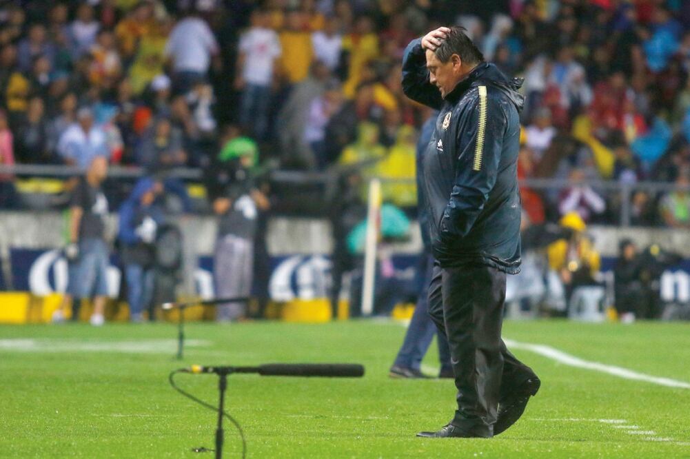 Miguel Herrera sufrió la baja de juego de sus hombres. (ISMAEL ARROYO. IMAGO7)