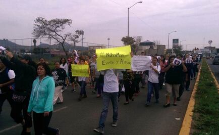 Bloquean la México-Puebla por muerte de dos niñas