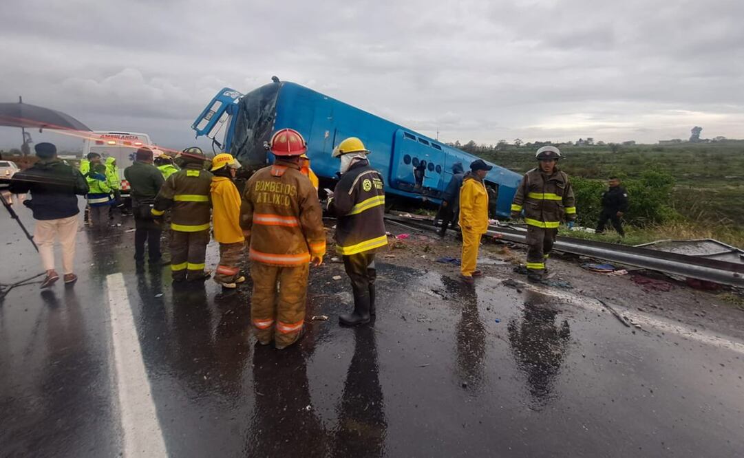 Volcadura de autobús deja 35 heridos en Puebla. Foto: especial