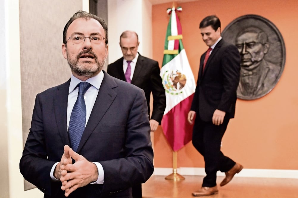 El canciller Luis Videgaray, en compañía del subsecretario para América del Norte, Carlos Sada, y el embajador de México en EU, Gerónimo Gutiérrez, afirmó que los comicios de 2018 podrían impactar en la negociación del TLCAN (LENIN NOLLY. EFE)
