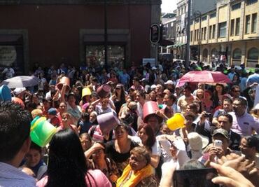 Vecinos de Iztapalapa se manifiestan en ALDF por falta de agua