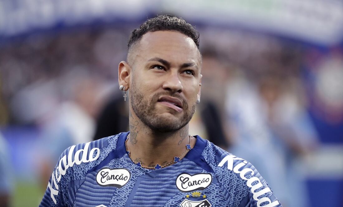 Neymar se enfrasca en discusión con afición del Santos / Foto: EFE