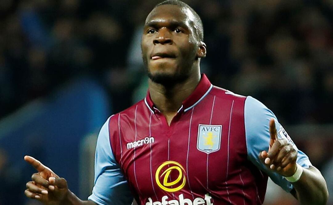 Benteke celebra un gol con el Aton Villa. Archivo 
