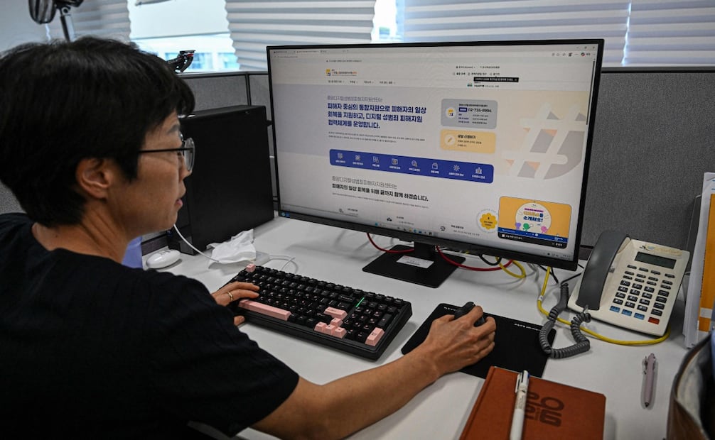 Kim Mi-soon encabeza el organismo gubernamental que brinda apoyo psicológico, asesoría legal y ayuda para retirar contenido íntimo difundido sin consentimiento (01/08/2026). Foto: AFP