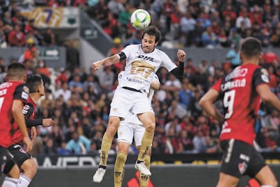 Pumas consigue el triunfo ante Atlas